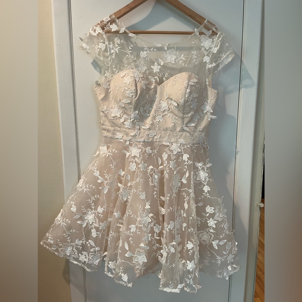 Chi Chi London - gwynnie dress